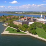 جزيرة إليس2