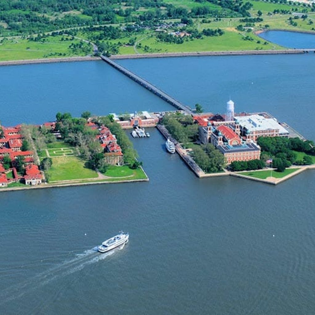 جزيرة إليس3