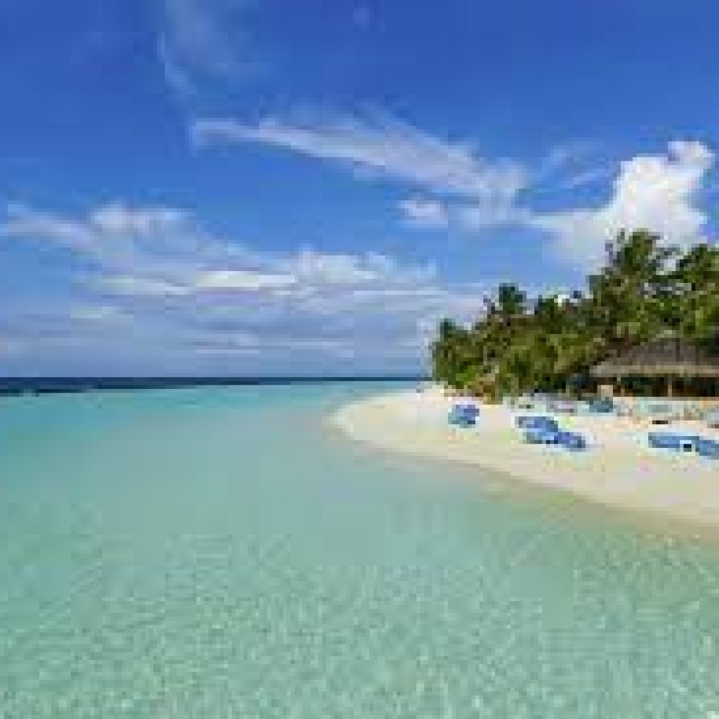 رحلة من جزر المالديف إلى جزيرة فافو أتول