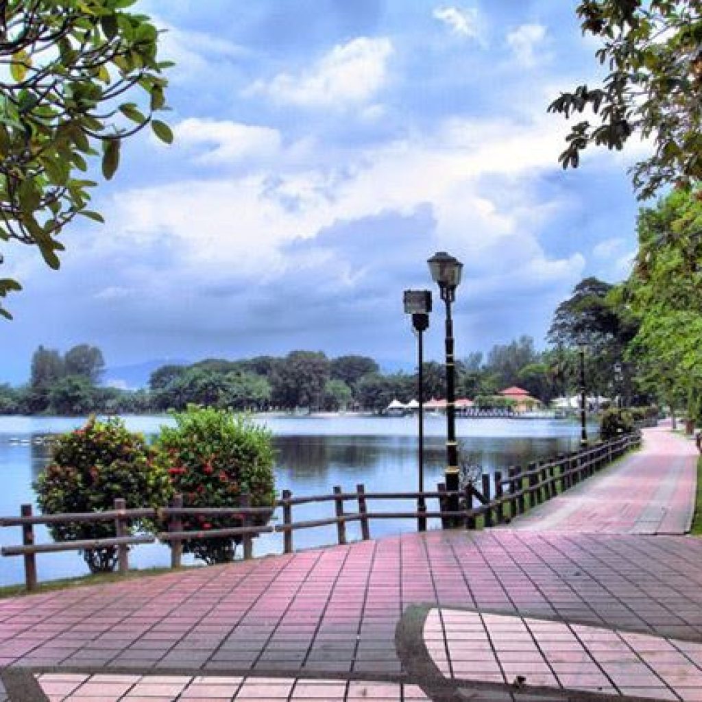 حدائق بحيرة تيتيوانجسا