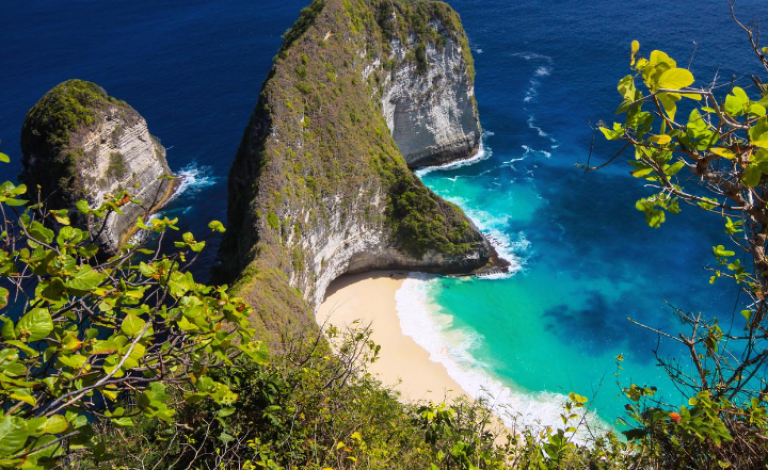 استكشاف الجزر المجاورة لجزيرة بالي في رحلة لمدة يوم واحد