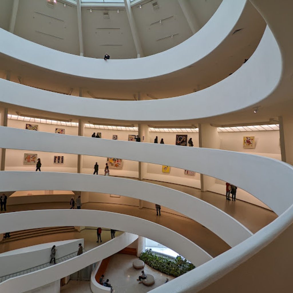 متحف غوغنهايم ١