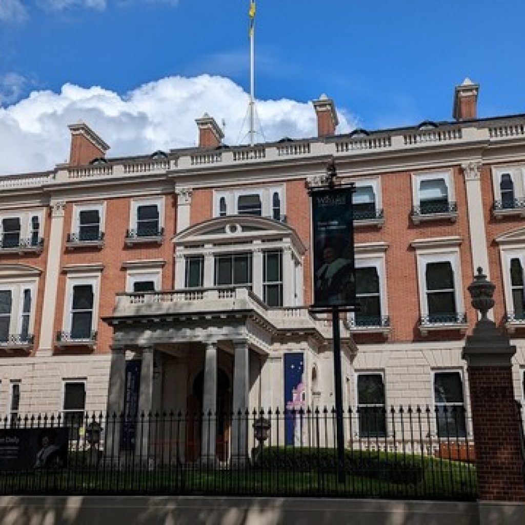 مجموعة والاس لندن2