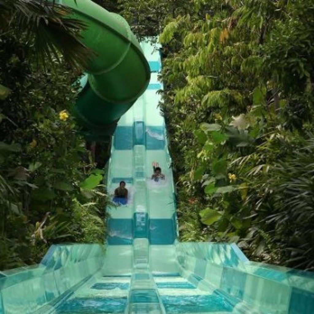 منتزه أدفنتشر كوف المائي ٥