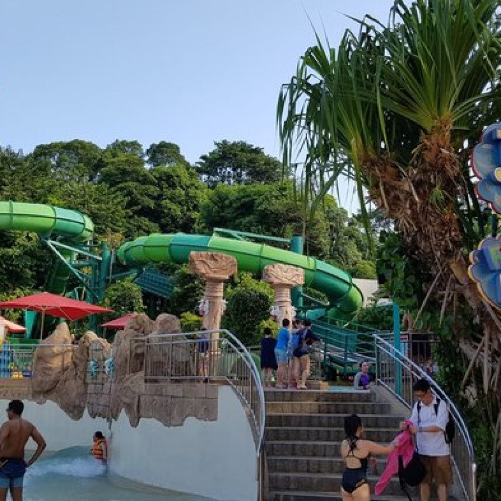 منتزه أدفنتشر كوف المائي ٦