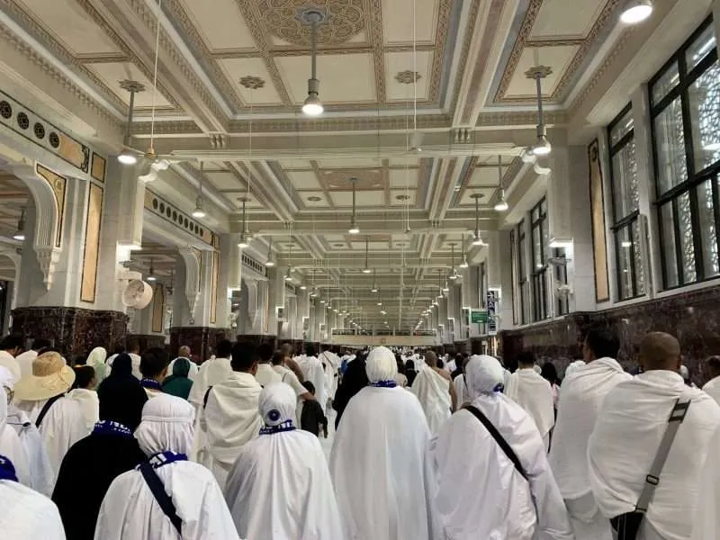 الطواف بين السعي والمروة